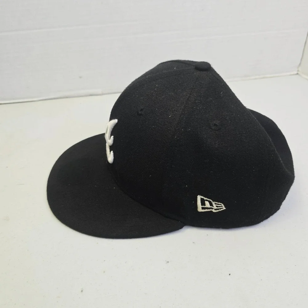 New Era Men's Atlanta Braves 59FIFTY Fitted Hat 7 3/8 Black White Logo Cap U3